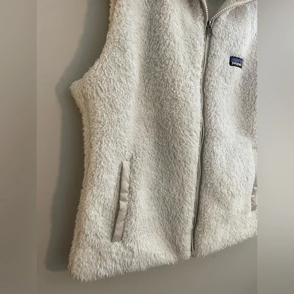 Patagonia White Sherpa Vest - Picture 4 of 5